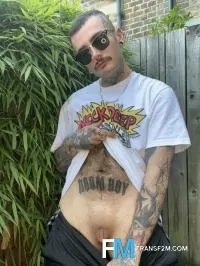 Gay Escort Jake Ftm 22yr - blowjob