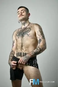 Gay Escort Jake Ftm 22yr - shaving
